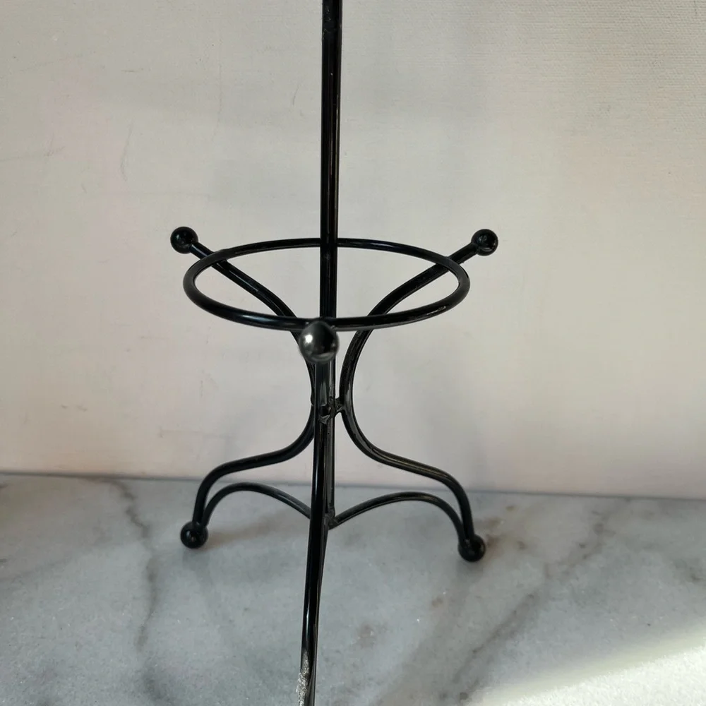 Spinning jewelry holder,display. Jewelry stand.